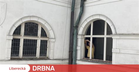 Príklad zrkadlového okna na komerčnej budove