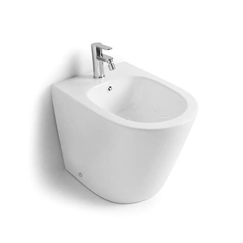 Závesný a stojací keramický bidet