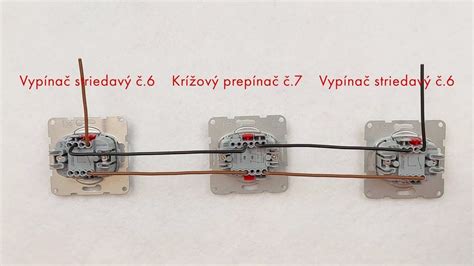 Ilustrácia otočného vypínača s rôznymi polohami