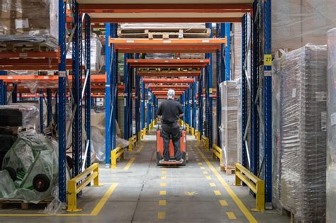 Sklad s elektroinštalačným materiálom