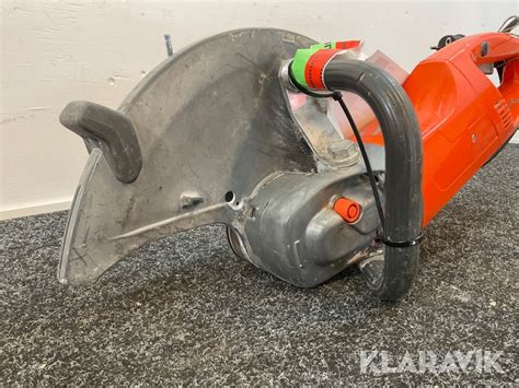 Grafické porovnanie kľúčových funkcií Husqvarna K 3000 Cut-n-Break a Vac