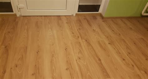 Široký výber plávajúcich podláh s rôznymi dekoromi