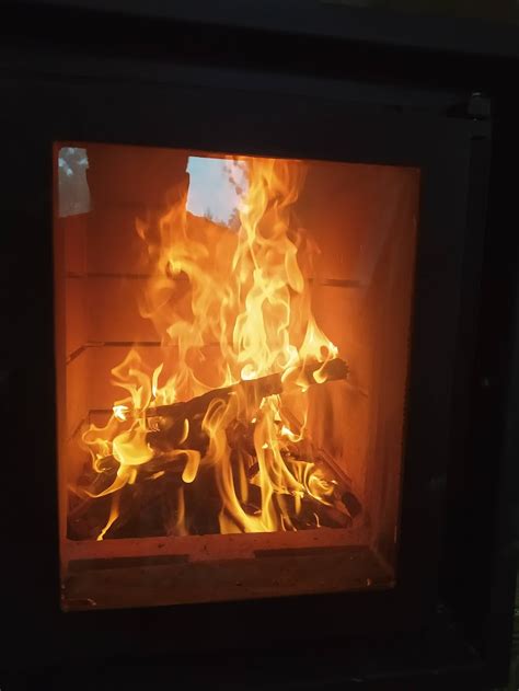 Detail akumulačnej lavice pri raketovej peci