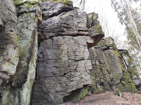 Rekonštrukcia včasnostredovekého valu na hradisku Kalamárka
