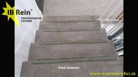 Proces škárovania betónových schodov