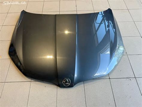 Kapota Škoda Octavia II pohľad zdola