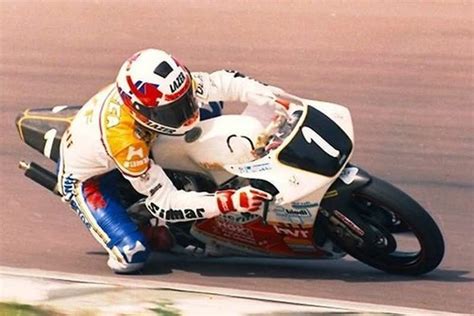 Motocyklový pretekár Peter Baláž v akcii