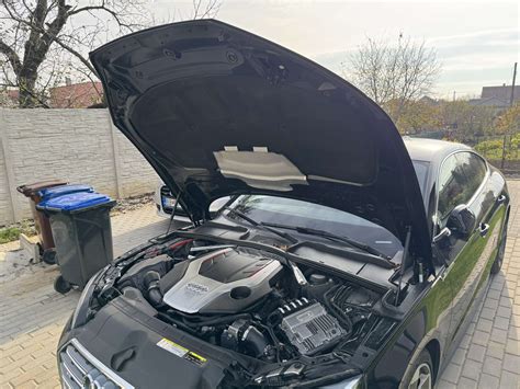 Odhlučnená kapota motora