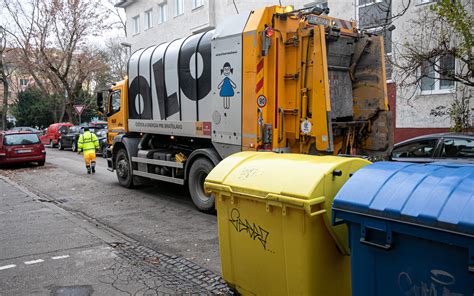 Demolácia starej kúpeľne a odvoz odpadu