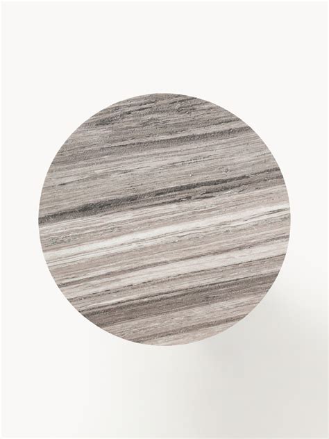 Rôzne veľkosti a odtiene prírodného kameňa