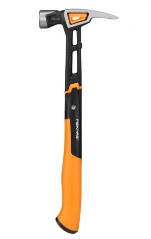Odolné materiály kladiva Fiskars XL