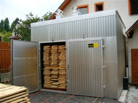 Skladovanie a sušenie dreva pod prístreškom