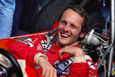 Novinár Karel Hrubec rozpráva s pilotom F1 Niki Lauda