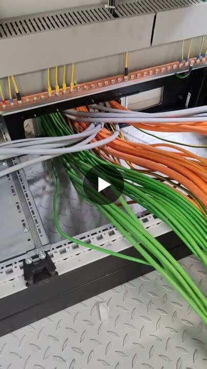 Montáž elektromerovej skrine a uloženie káblov