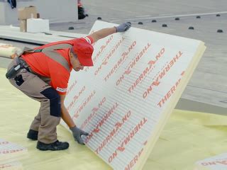 Montáž panelov Thermano na plochej streche