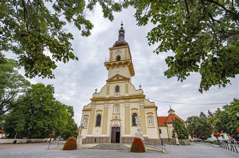 Kostol sv. Štefana kráľa chránený valom na Domaši