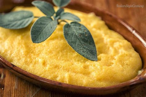 Talianska polenta s rôznymi prísadami