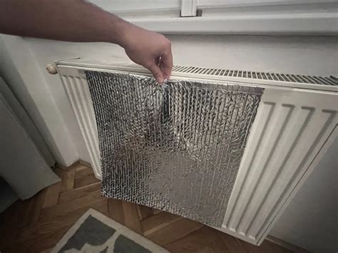 Inštalácia reflexnej fólie za radiátor