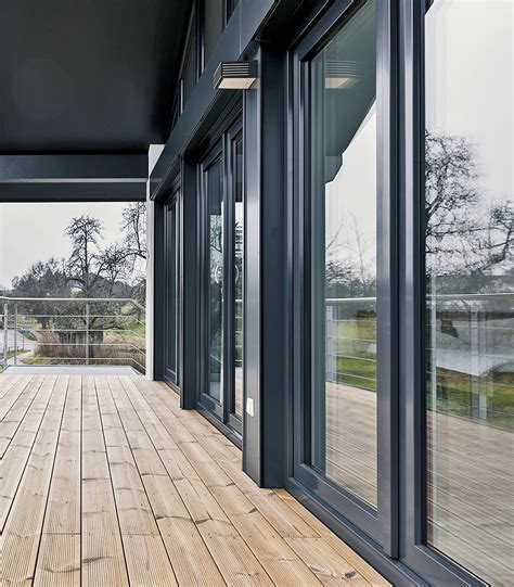 Architektúra budovy a umiestnenie okien