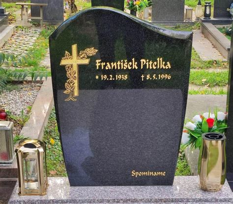 Náhrobný kameň na cintoríne