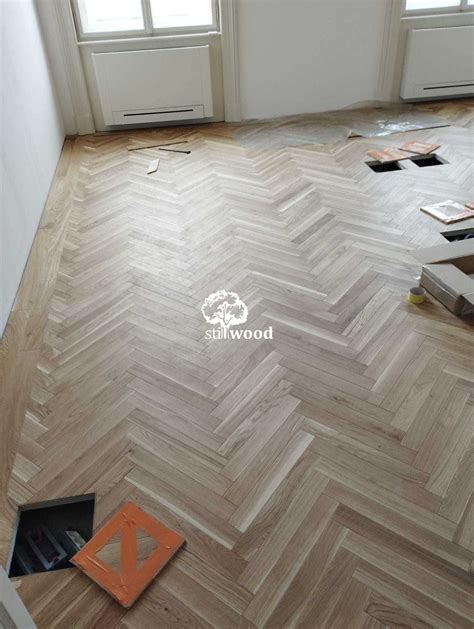 Dubové parkety rybia kosť