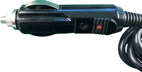Detail cigaretovej zástrčky pre 12V napájanie kompresora
