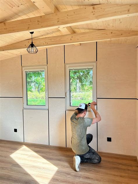 Kontrola starého stropu pred renováciou