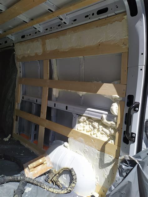 Aplikácia penetrácie na strop