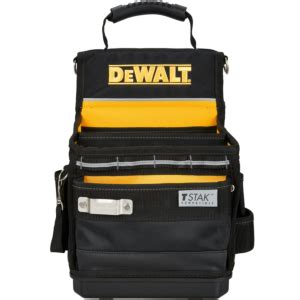 odolná brašna na náradie DeWalt v pracovnom prostredí