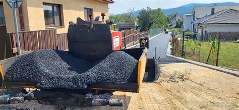 Moderná výstavba ciest s použitím asfaltových distribútorov