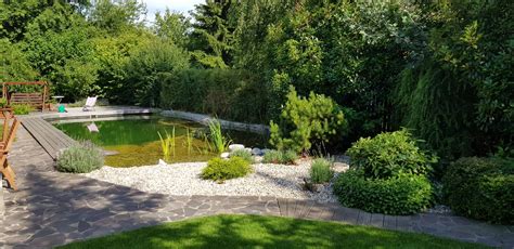 Ukážka modernej záhrady s použitím dunajského štrku a okrasných kameňov