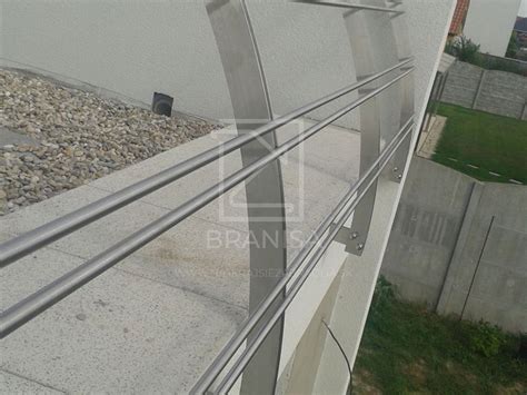 Ukážka moderného nerezového zábradlia na terase