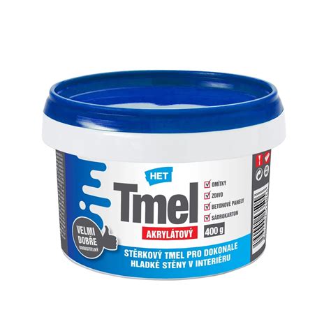 Stavebný pracovník aplikujúci tmel na škáru