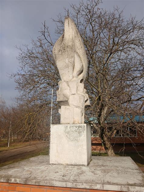 Socha Gašpara Šerédiho pred Zborovským hradom