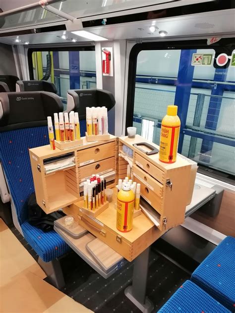 Interiér multimediálnej vlakovej súpravy Revolution Train