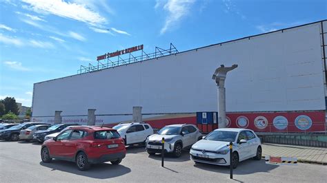 Zimný štadión v Humennom z exteriéru