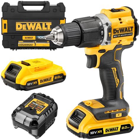 Detailný pohľad na aku vŕtačku DeWALT 18V XR s príslušenstvom