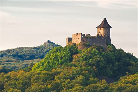 Schéma statického zabezpečenia hradných múrov