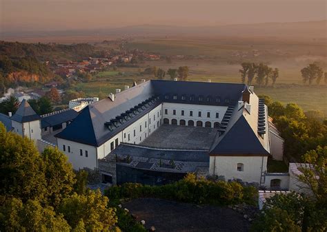 Pohľad na zrekonštruovaný zámok Vígľaš