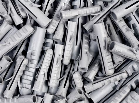 Typy fasádnych hmoždiniek