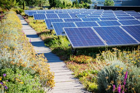 Vizualizácia strechy s integrovanými fotovoltaickými panelmi