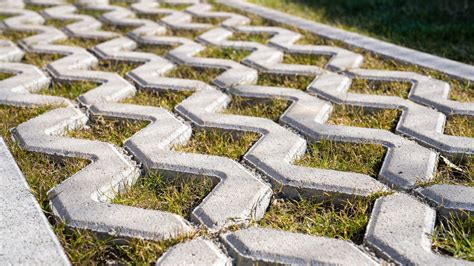 Betónové zatrávňovacie tvárnice rôznych typov