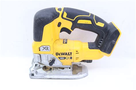 Priamočiara píla DeWALT DCS334