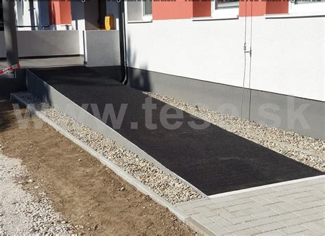 Protišmyková úprava na schodiskových nášľapoch
