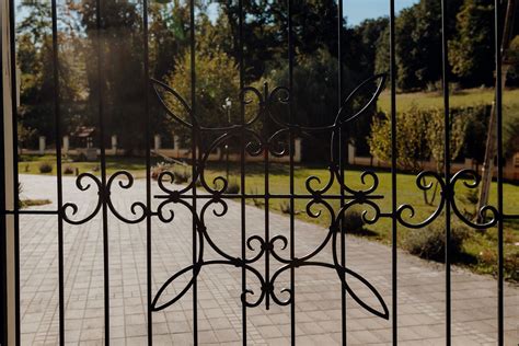 Detail kované hlavy rýľa