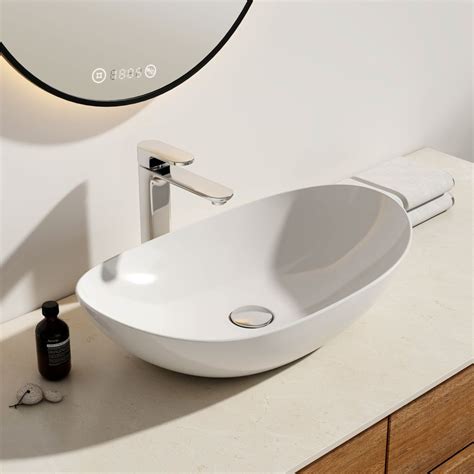 Oválne umývadlo na doske