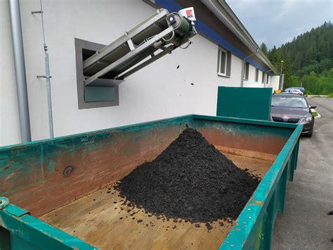 Ukážka komprimovaného balenia izolačných pásov pre ľahšiu manipuláciu