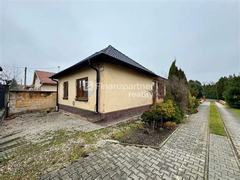 Fotografia zrekonštruovaného domu v Jelke