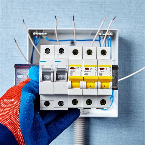 Porovnanie elektrických rozvádzačov a rozvodníc