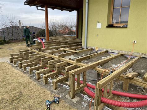 Ukážka impregnovaného dreva na stavbe